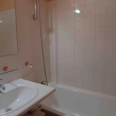 Parc - Pour 4 Personnes Mae-8924